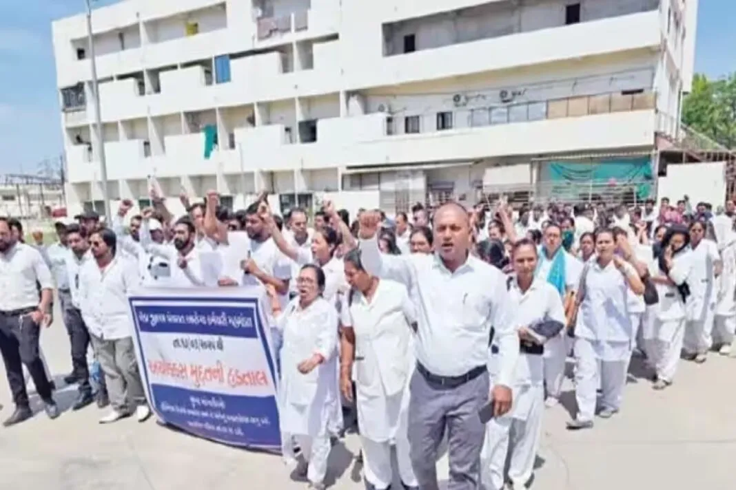 Gujarat health workers strike : હડતાલનો દુરુપયોગ નહીં ચાલે: સરકારનો કર્મચારીઓ માટે કડક નિર્ણય
