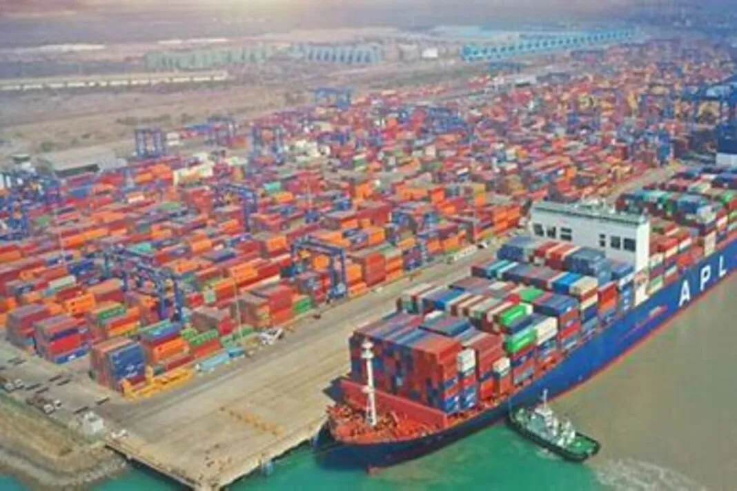 Ahmedabad: અમદાવાદ DRIની મોટી કાર્યવાહી: કંડલા-મુન્દ્રા પોર્ટથી ₹21 હજાર કરોડની બ્લેક મની કૌભાંડનો પર્દાફાશ