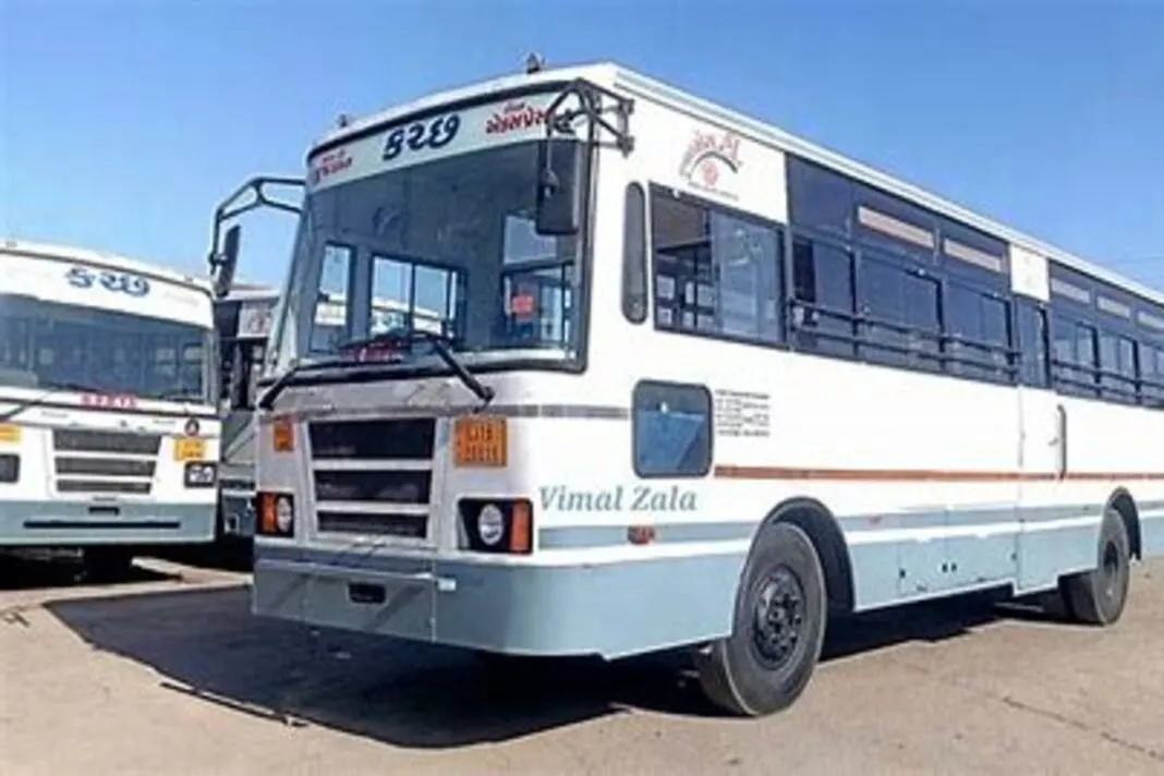 Gujarat St: મોંઘા ખાનગી ભાડા વચ્ચે એસટી બની સામાન્ય માનવી માટે શાહી સવારી, દરરોજ 27 લાખ મુસાફરોનો વિશ્વાસ