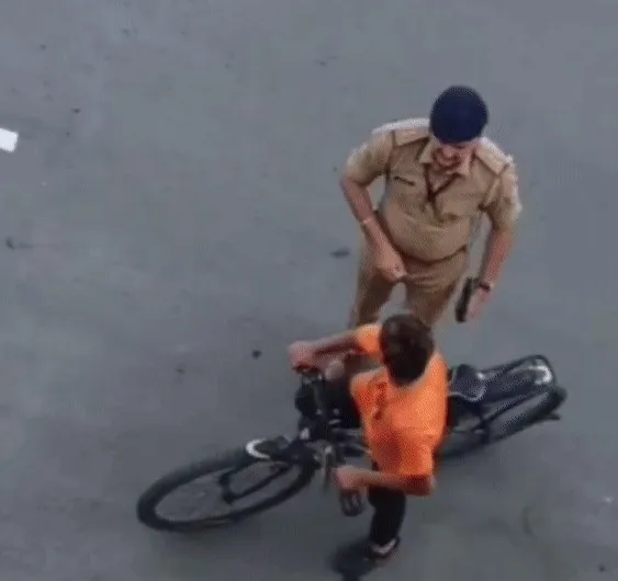 PM Modi Surat Visit: સુરતમાં સાયકલ સવારને મારનાર PSI પર કાર્યવાહી, એક વર્ષ માટે પગાર વધારો અટકાવ્યો