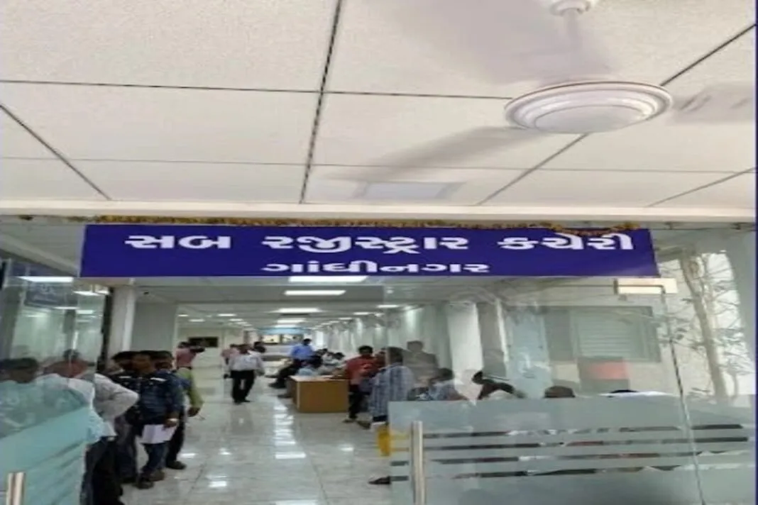 Document Registration: હવે જાહેર રજાના દિવસે પણ થશે દસ્તાવેજ નોંધણી, ખુલ્લી રહેશે સબ-રજીસ્ટ્રાર કચેરીઓ