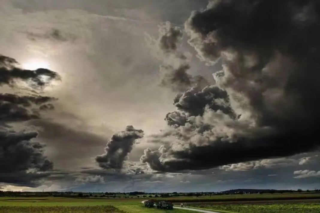 Gujarat Weather Upadate: પશ્ચિમી વિક્ષેપ સક્રિય: ગુજરાતમાં કમોસમી વરસાદ અને તાપમાનમાં બદલાવની આગાહી