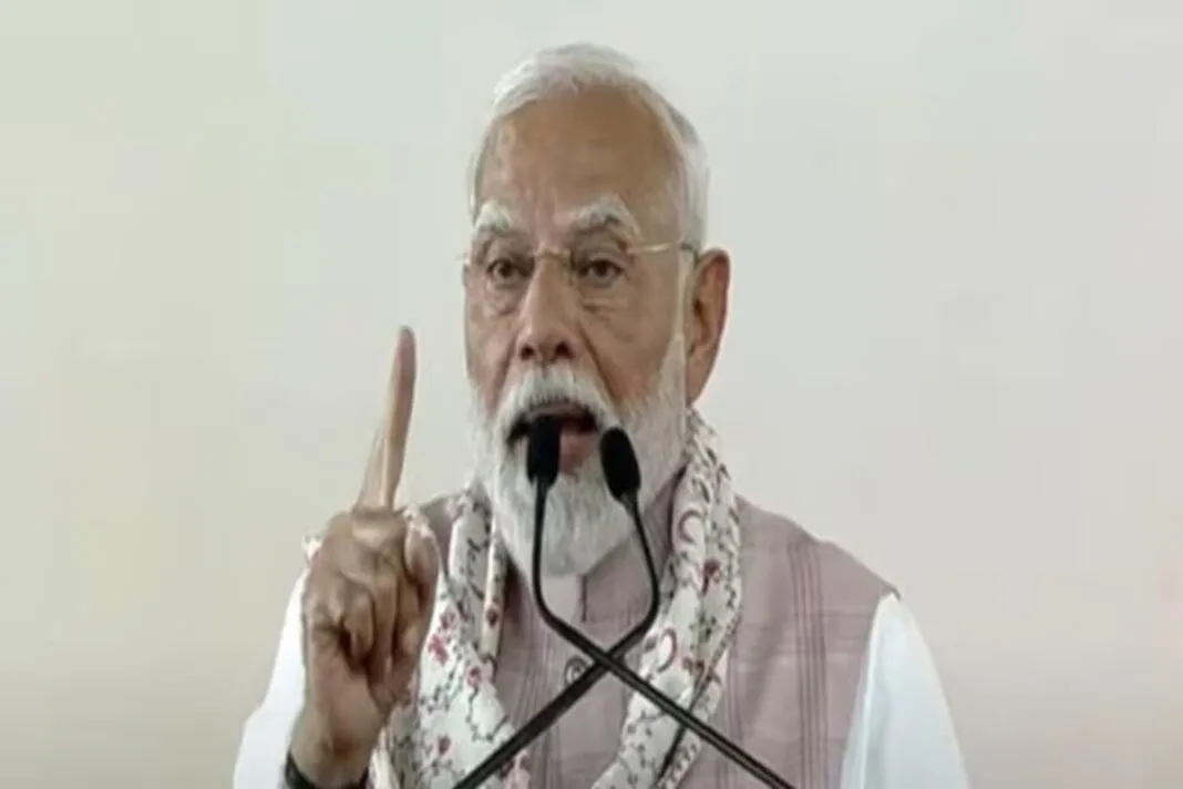 Pm Modi : પીએમ મોદીએ લખપતિ બહેનોને 450 કરોડ રૂપિયા આપ્યા, પોતાને દુનિયાના સૌથી ધનિક વ્યક્તિ ગણાવ્યા