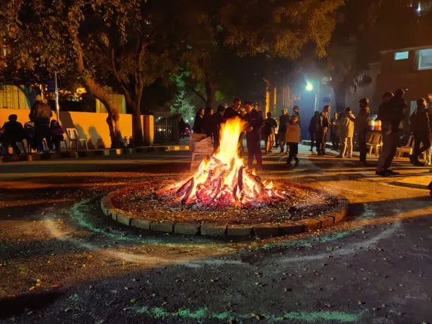 Holika Dahan In Ahmedabad : હોળી દહન માટે AMCનો મહત્વનો નિર્ણય, મફતમાં મળશે આ ખાસ સવલતો!