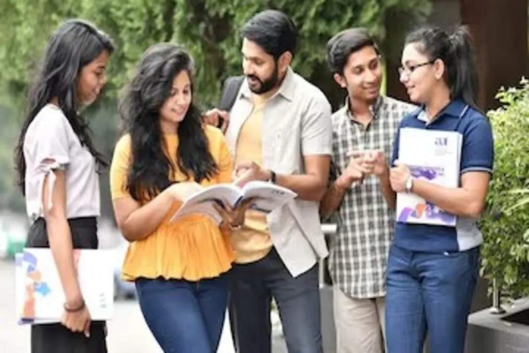 Gujarat University : ગુજરાત યુનિવર્સિટીમાં મોટો ફેરફાર: હવે વિદ્યાર્થીઓ એક સાથે બે ડિગ્રી કોર્સ કરી શકશે!