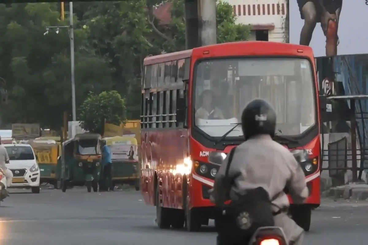 AMTS buses on BRTS corridor