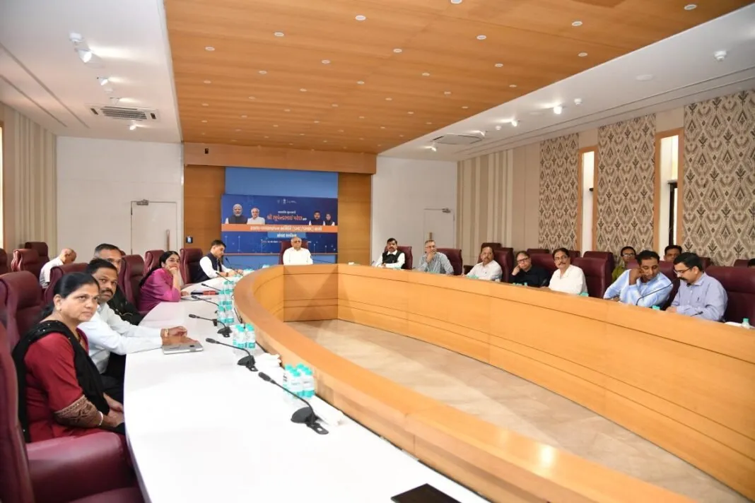 Bhupendra Patel video conference with SMC : શિક્ષણ ક્ષેત્રે મુખ્યમંત્રી ભૂપેન્દ્ર પટેલની નવી પહેલ: સમગ્ર રાજ્યની શાળાઓ સાથે સીધો વિડીયો સંવાદ