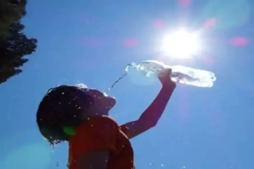 school timing change Rajkot: રાજકોટમાં ઉકળતી ગરમી સામે તંત્ર સજાગ: ટ્રાફિક સિગ્નલ બંધ અને શાળાનો સમય બદલાયો