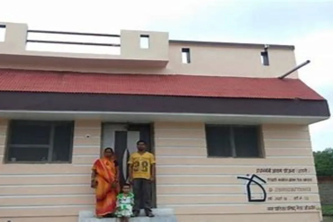 PM Awas Yojana Scam Ahmedabad: અમદાવાદમાં પીએમ આવાસ યોજનાના નામે મોટું કૌભાંડ! માત્ર ₹50,000માં ફેક પોઝેશન લેટર આપી મકાન હથિયાવાની ફરિયાદો