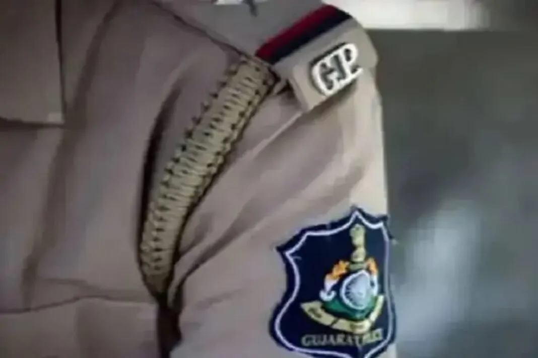 Gujarat DYSP promoted to SP: ગુજરાત પોલીસ સેવામાં ધરખમ ફેરફાર: 17 અધિકારીઓએ હાંસલ કરી ઉચ્ચ પદવી