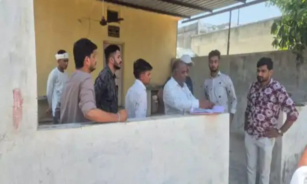 Rain Basera Scam Gujarat: ડીસામાં રેનબસેરા કૌભાંડ: 36 લાખની રકમ ચૂકવી, શેલ્ટર તો બન્યાં નહીં