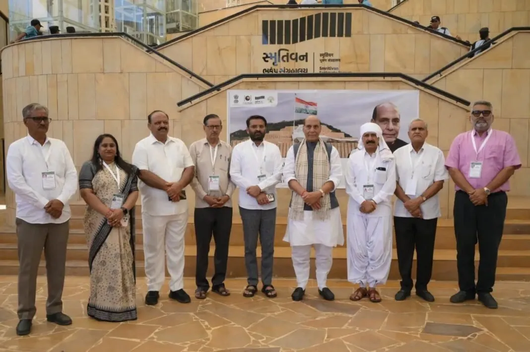 Rajnath Singh Bhuj visit: રાજનાથ સિંહે ભુજની સ્મૃતિવન મેમોરિયલની મુલાકાત લીધી, ભારત અને દુનિયાને ગૌરવનો અહેસાસ કરાવ્યો