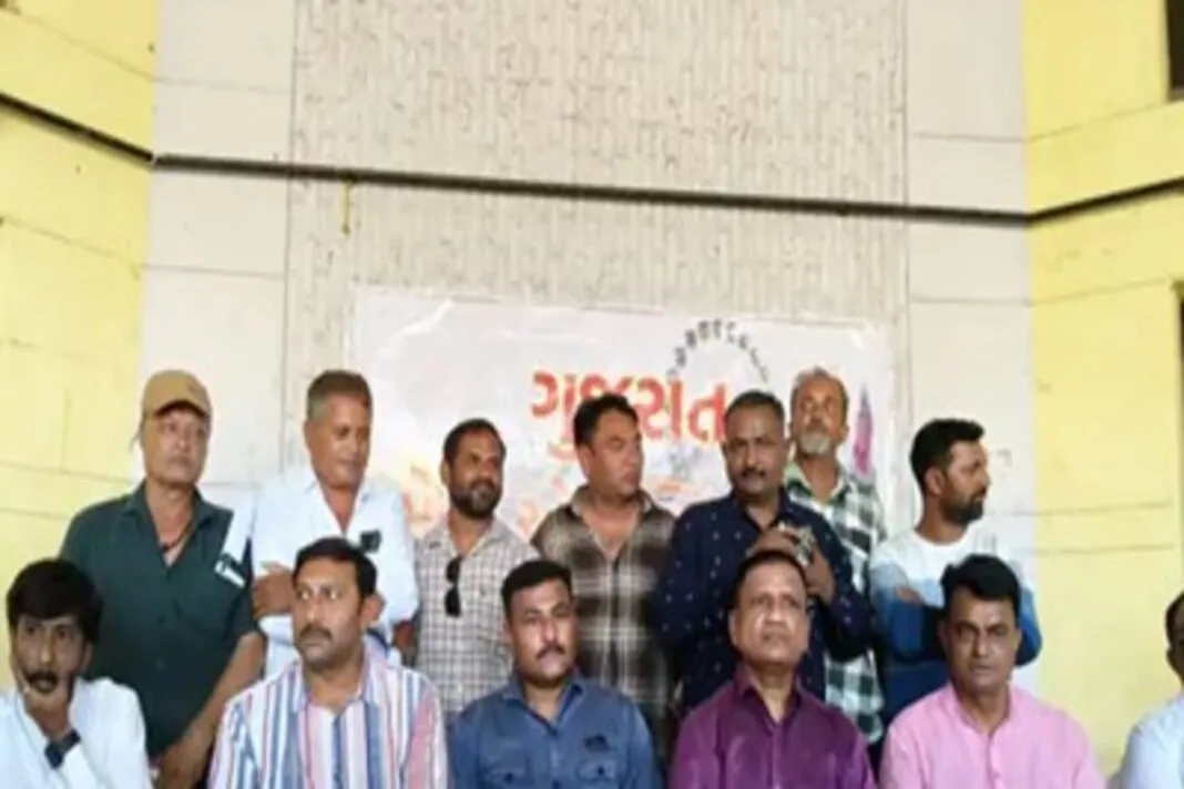 Gujarat fairs SOP controversy: કડક SOP સામે ગુજરાત મેળા એસોસિએશનની ચીમકી: રાજ્યભરના 4000થી વધુ મેળાઓનો બહિષ્કાર કરવાના એંધાણ