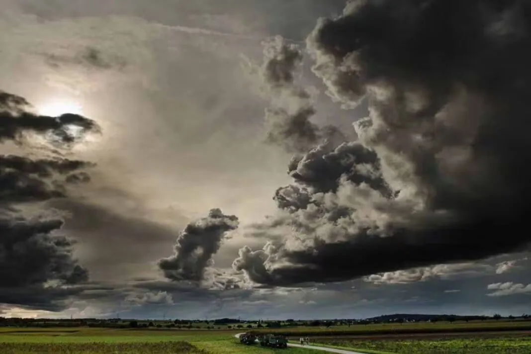 Gujarat heavy rain forecast: ગુજરાતમાં ભારે વરસાદની આગાહી: 12 જૂનથી ચોમાસાની સક્રિય એન્ટ્રી, અનેક જિલ્લાઓમાં આફતજનક વરસાદની શક્યતા