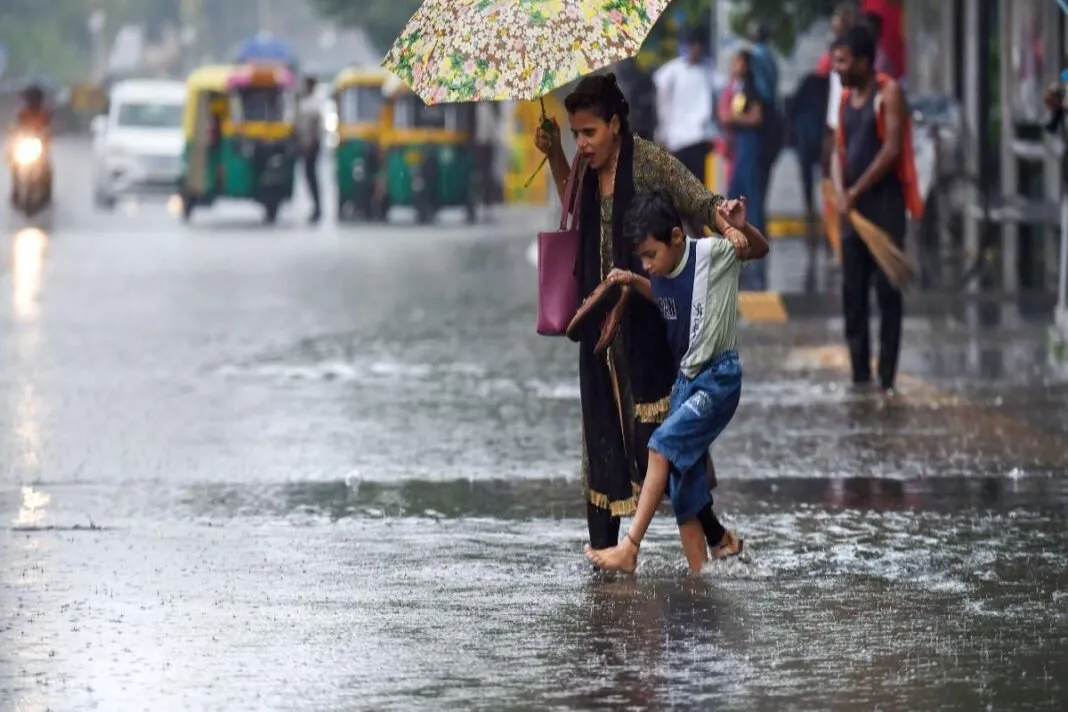 Gujarat weather update June 2025: ગુજરાતમાં 7 દિવસ છુટાછવાયા વરસાદની આગાહી: આજે 16 જિલ્લામાં ભારે પવન સાથે વરસાદની શક્યતા