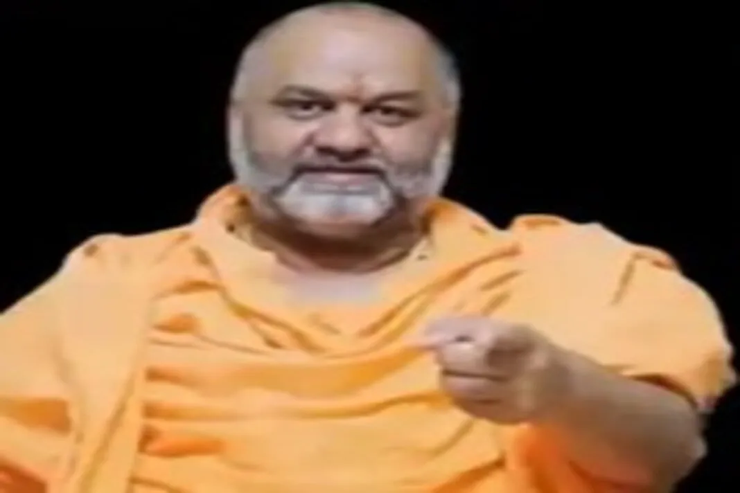 Maheshgiri Bapu slams Gopal Italia: મહેશગિરિ બાપુનો હુંકાર: “ગોપાલ ઈટાલિયાને ગામમાં ઘૂસવા ન દેશો!”