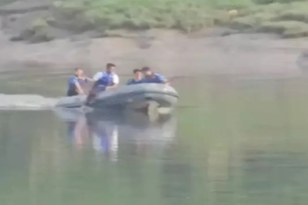 Surat police drone capture: આરોપી પોલીસને ચકમો આપી તાપી નદીમાં કૂદ્યો: 4 કલાક બાદ ડ્રોનથી થયો પર્દાફાશ