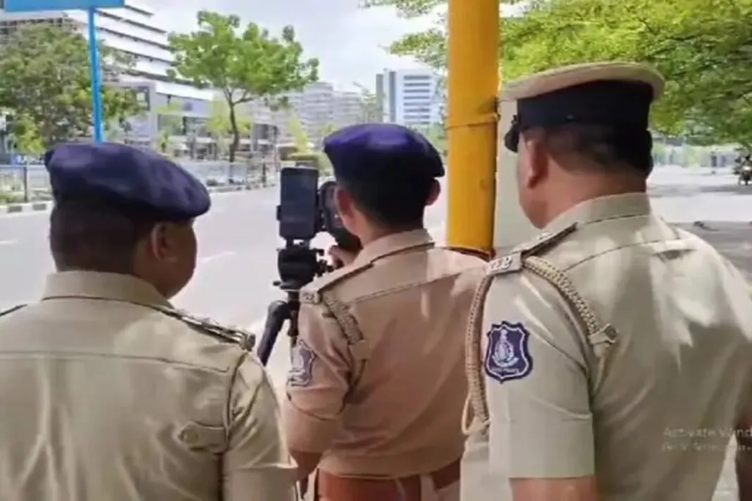 Surat upgraded speed gun : સુરત: સ્પીડ ગનની નવી ટેકનોલોજીથી ઓવરસ્પીડ પર તરત ફટકાર, ઈ-મેમો મળશે મોબાઈલ પર